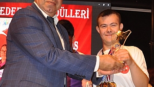 Özel geceye özel sporcular renk kattı