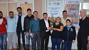 Ölçek şampiyonları ziyaret etti
