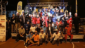 Şampiyonlar ödüllerini aldı