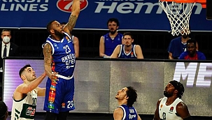 Anadolu Efes: 85 - Panathinaikos: 65