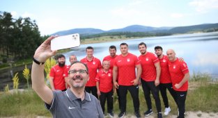 Bakan Kasapoğlu'ndan Tokyo 2020'ye katılacak milli güreşçilere ziyaret