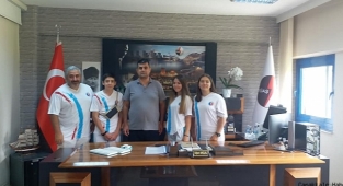 Başarılı sporcular Akçal'ı ziyaret etti