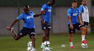 Enner Valencia antrenmanda yer aldı