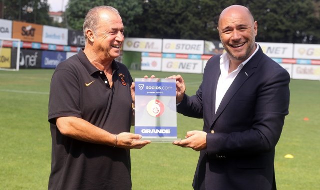Fatih Terim'e 47. yıl plaketi