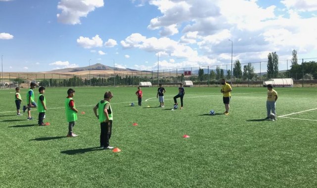 Felahiye'de futbol coşkusu