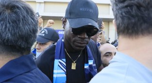 Mario Balotelli'ye Adana'da coşkulu karşılama