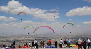 8. Akşehir XC Open Türkiye Yamaç Paraşütü başladı