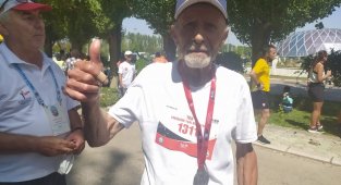82'lik maratoncu gençlere taş çıkardı