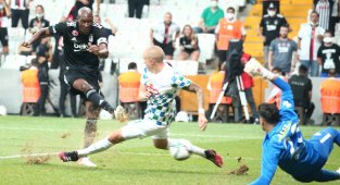 Atiba sezonu golle açtı
