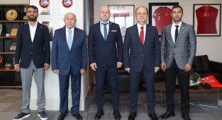 Bursaspor Kulübü, TFF Başkanı Nihat Özdemir'i ziyaret etti