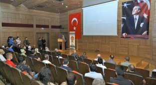 Futbol camiası, Mehmet Hayri Özkeçeci'yi andı