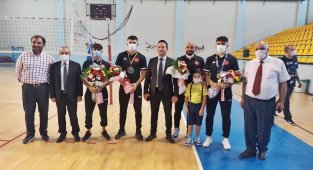 Kaymakam Görmüş'ten milli güreşçilere ödül