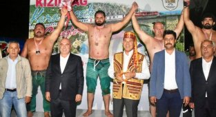 Kızıldağ Karakucak Güreşleri'nde Başpehlivan İbrahim Bölükbaşı oldu