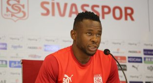 Leke James: "Hocamız bize talimatlar verdi"