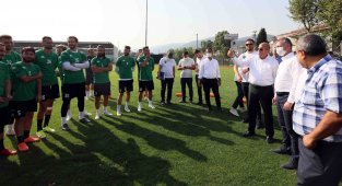 Maç öncesi Büyükakın'dan Kocaelispor'a moral ziyareti