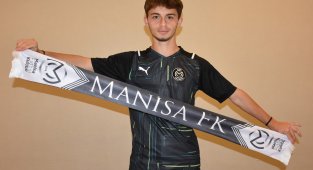 Manisa FK'lı genç oyuncu Mehmet Ali Çelik profesyonel oldu