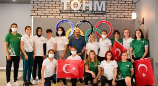 Trabzon'da Busenaz Sürmeneli heyecanı