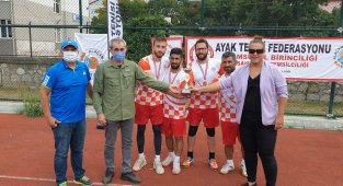 Ayak tenisinde Atakum Amazonspor birinci oldu