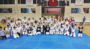 Ayvalık'ta taekwondo heyecanı