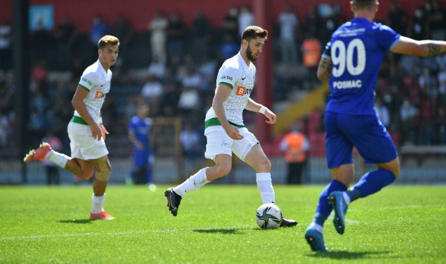 Bursaspor'un Fenerbahçe'den kiraladığı futbolcu İsmail Yüksek'in arabası çalındı
