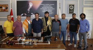 Elmalı güreş ağasının ilk ziyareti Başkan Genç'e oldu