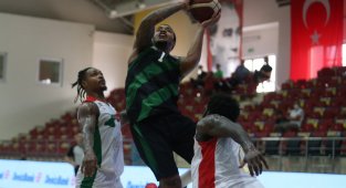 Frutti Extra Cup: Semt 77 Yalovaspor: 54 - Darüşşafaka: 78