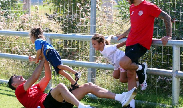 FT Antalyaspor, Adana Demirspor'la çıkış arıyor