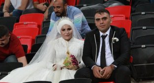 Gaziantep FK-Antalyaspor maçında gelin-damat sürprizi
