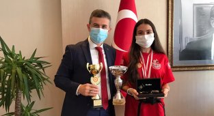 Kaymakam Bayar, Bodrumlu şampiyonu tebrik etti