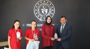 Şampiyon karate sporcularından Ali İhsan Kabakcı'ya ziyaret