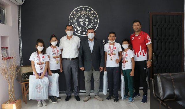 Şampiyon Muaythai sporcularından Kabakcı'ya ziyaret
