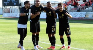 TFF 1. Lig: Ümraniyespor: 2 - Bandırmaspor: 0