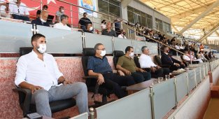 Vali Su, İçel İdmanyurdu'nun ilk maçını izledi