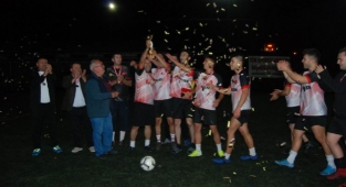 Bayramiç futsalda kazanan Nimet Tarım oldu