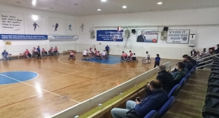 Sezonun ilk maçını izledi