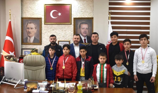 Başkan Yüksel'den sporculara tebrik