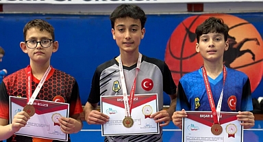 Madalyalarla döndüler